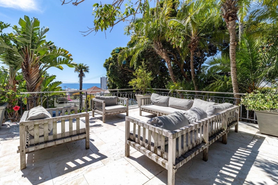 To Let 4 Bedroom Property for Rent in Fresnaye Western Cape